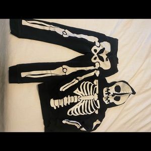 Halloween matching set for kids.